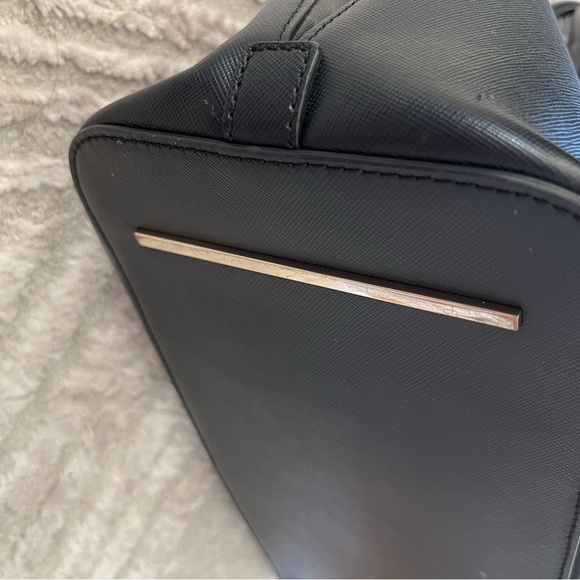 Tory Burch Robinson Dome w/ Multiple Comparments - Picture 4 of 12